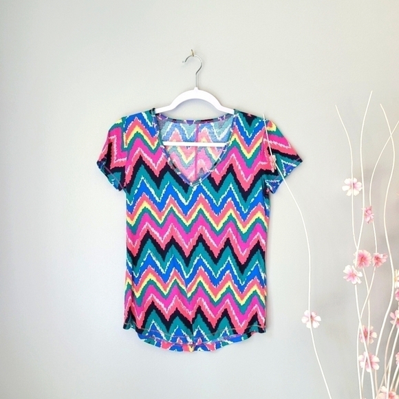 Lilly Pulitzer Tops - LILLY PULITZER T-shirt